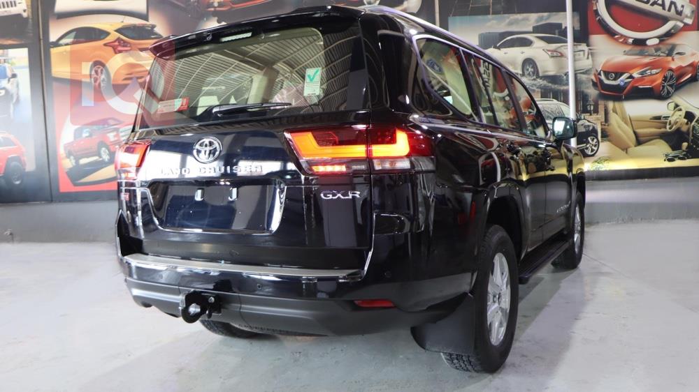 تۆیۆتا لاند کروزەر